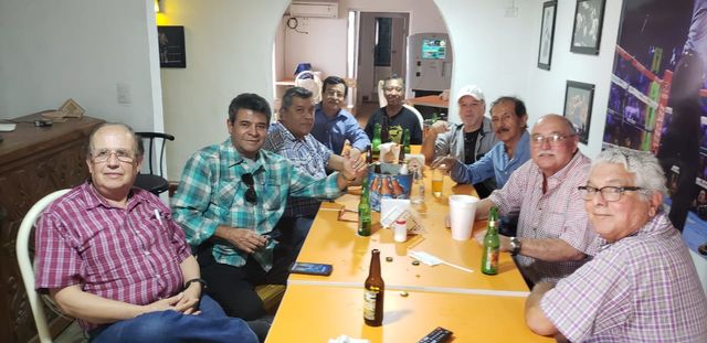 Después de la Comida,Continuo la Bebida